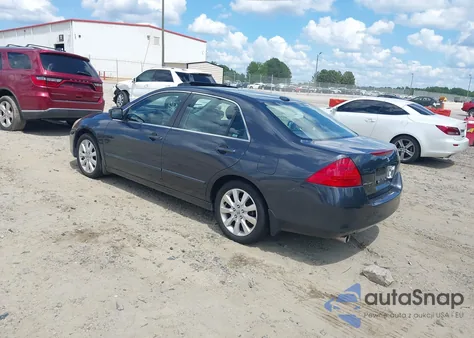 2007 Honda Accord 3.0 Ex z USA, uszkodzony, nr VIN 1HGCM66567A043755